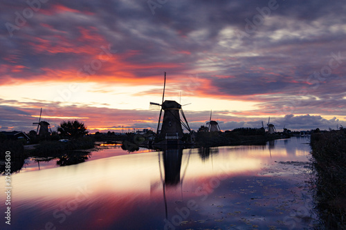 Windmühlen/Windmill bei Kinderdijk Holland - romantisch © Sandwurm79