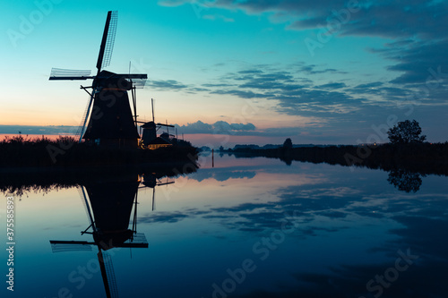 Windmühlen/Windmill bei Kinderdijk Holland - romantisch