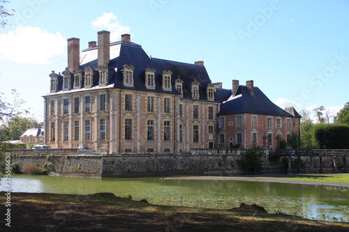 Le chateau de la Ferté Saint Aubin vu du parc