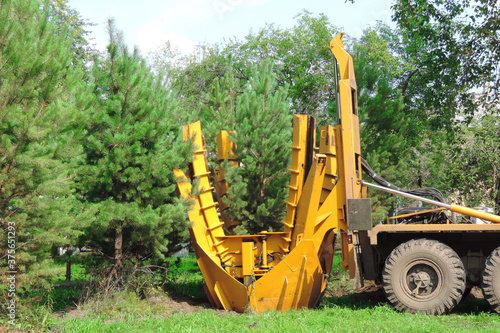 Konstfotografi Tree transplanter heavy machine