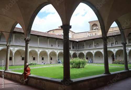 Claustro da Igreja de Santa Croce em Florença Itália.