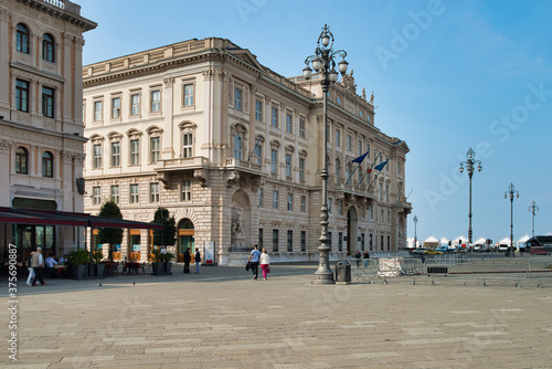 Obraz na płótnie In the square near City Hall, Palazzo del Municipio, Trieste, Italy. w salonie