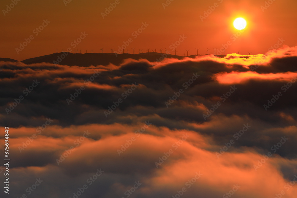 Fototapeta premium 山並みと雲海