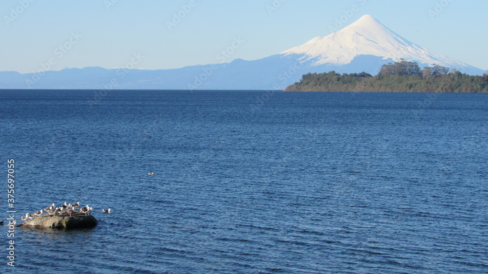 lago. volcán, nieve, cielo