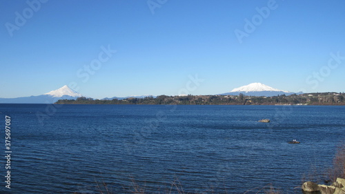 lago. volcán, nieve, cielo
