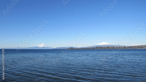 lago. volcán, nieve, cielo