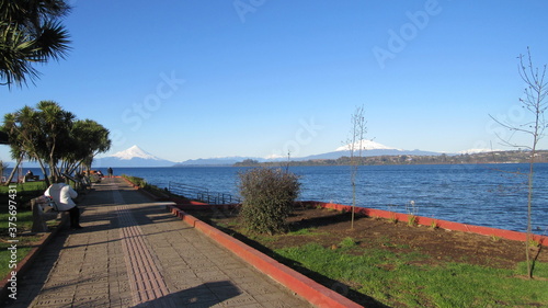 lago. volcán, nieve, cielo
