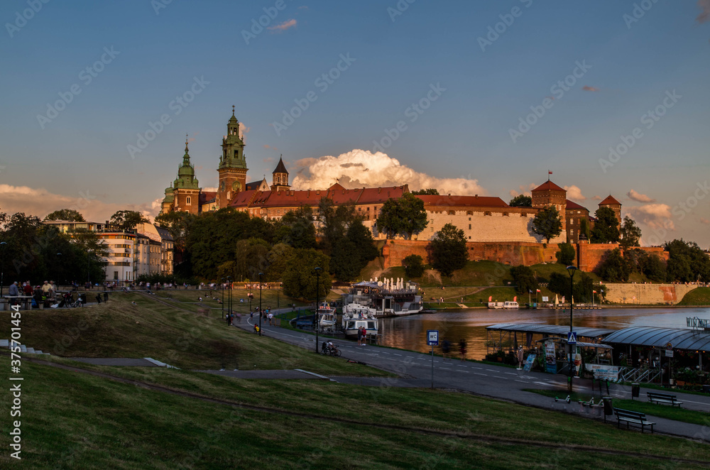 Obraz premium Wawel castle during sunset, Cracow, Poland