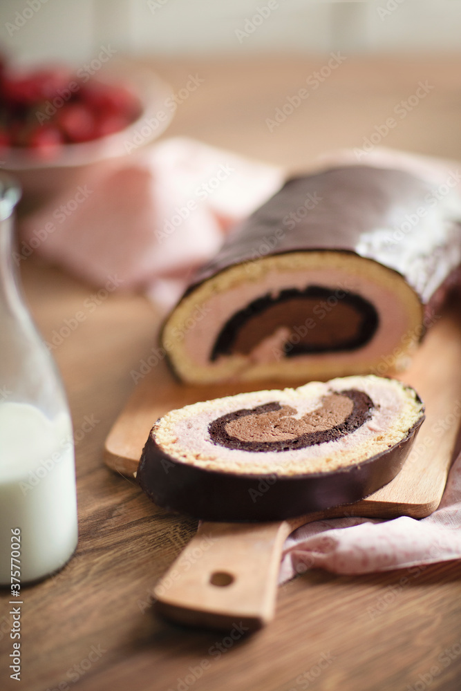 Strawberry-chocolate roualde Strawberry-chocolate roualde