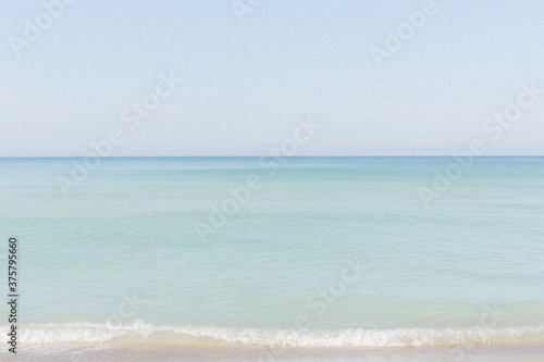 beautiful ocean and sky horizon photo