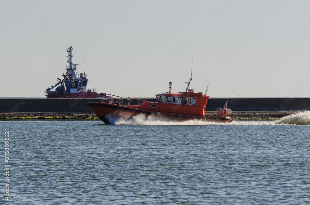 PILOT BOAT - Modern motorbaot sails to sea PILOT BOAT - Modern motorbaot sails to sea
