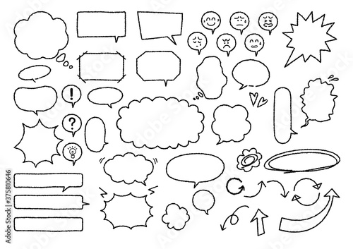 Illustration set of speech bubble material with handwritten (Monochrome crayon style)
