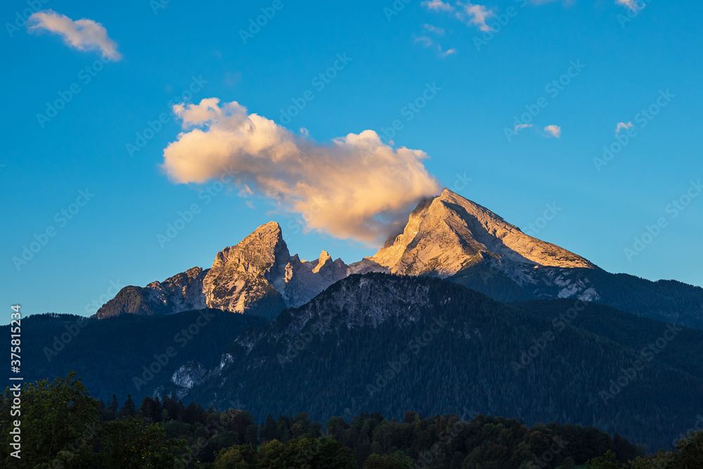 Blick auf den Berg Watzmann im Berchtesgadener Land Blick auf den Berg Watzmann im Berchtesgadener Land