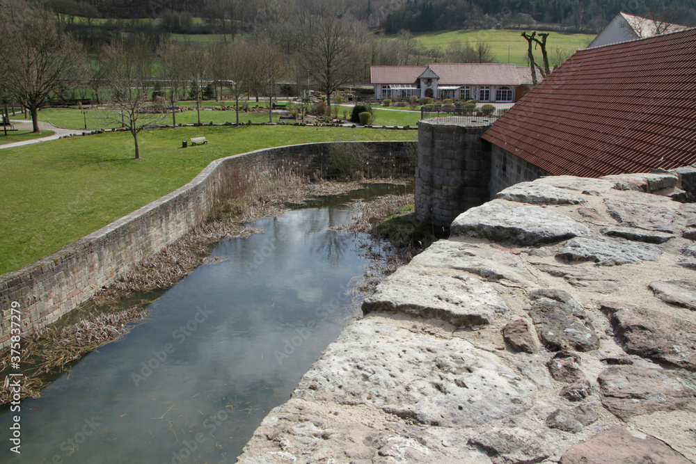 Fototapeta premium Die Wasserburg in Friedewald. Hessen, Deutschland, Europa