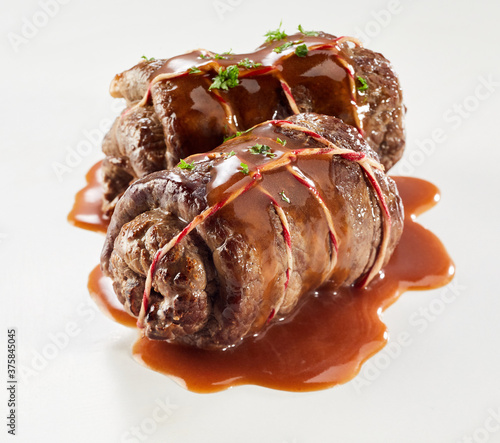 Schilderij op canvas Double portion of beef roulades in gravy