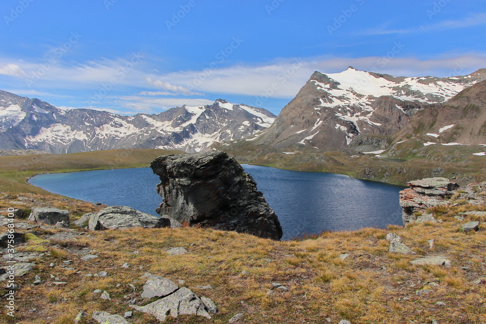 Obraz premium Lovely lakes nestled in the Gran Paradiso National Park.