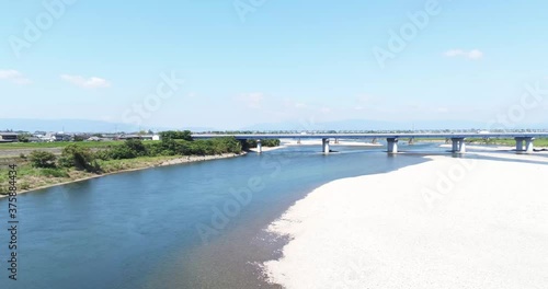 Wallpaper Mural 木曽川の水流、下流に飛行　橋 Torontodigital.ca