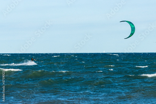 kite surfing in lake ontario