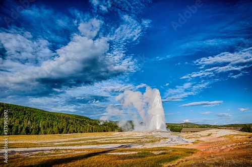 Fotografie, Tablou old faithful geyser in yeallowstone national park