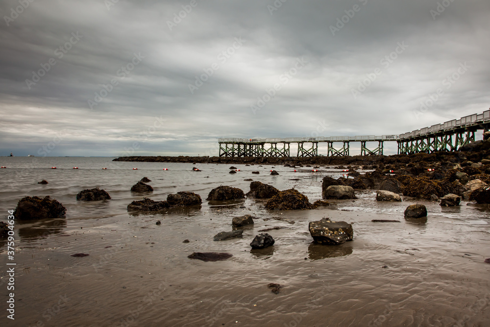 Fototapeta premium Dramatic morning lights on the beach