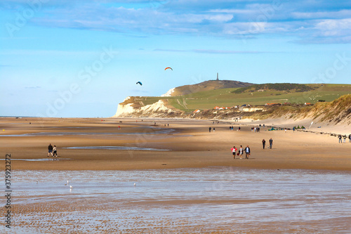 Fotografie Cap Blanc-Nez vu de la plage de Wissant, Pas-de-Calais - France