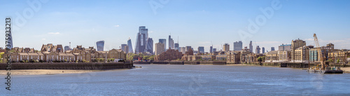 Obraz na plátně Ultra wide panorama shows London City landscape across the Thames