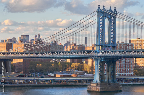 Fototapeta Naklejka Na Ścianę i Meble -  New York, USA, May 22, 2014: The Manhattan Bridge, New York City panorama. Awesome view