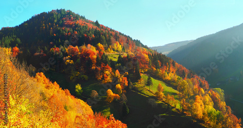 Schwarzwald Landschaft Tal und Berge - Schwarzwald Tourismus im Herbst photo