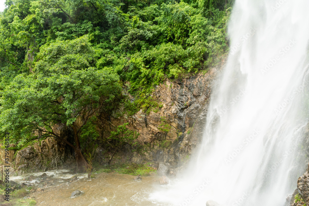 cascada del Mixcoate cascada del Mixcoate