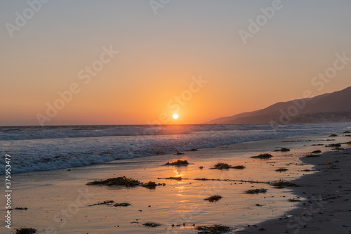 Fototapeta Naklejka Na Ścianę i Meble -  Another beautiful Zuma Beach sunset, Malibu, Southern California