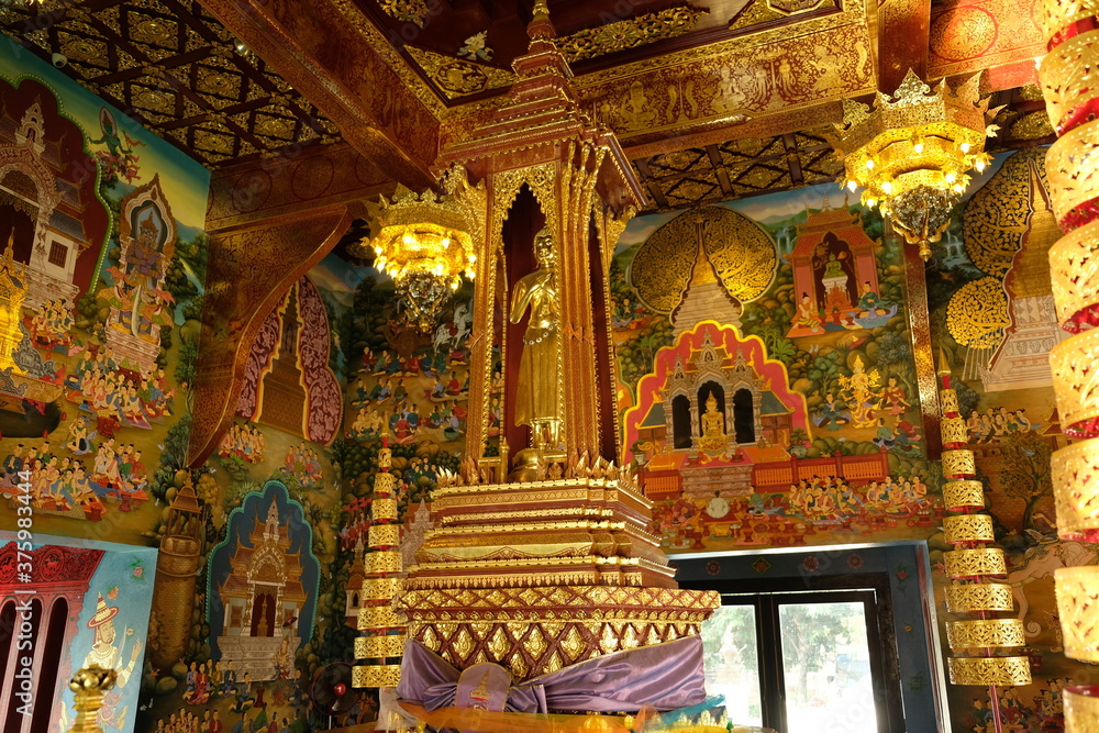 Obraz premium Chiang Mai Thailand - City Pillar Shrine interior in Wat Chedi Luang area