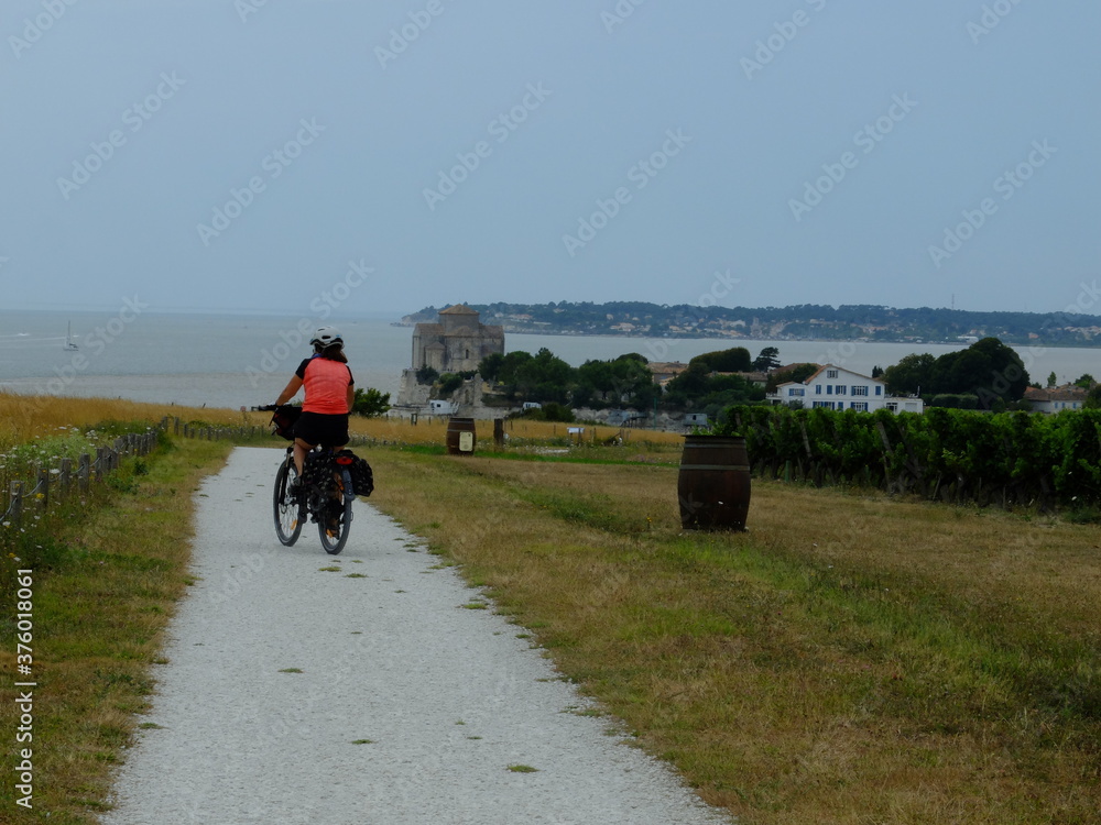 Fototapeta premium de ROYAN à VITREZAY à vélo