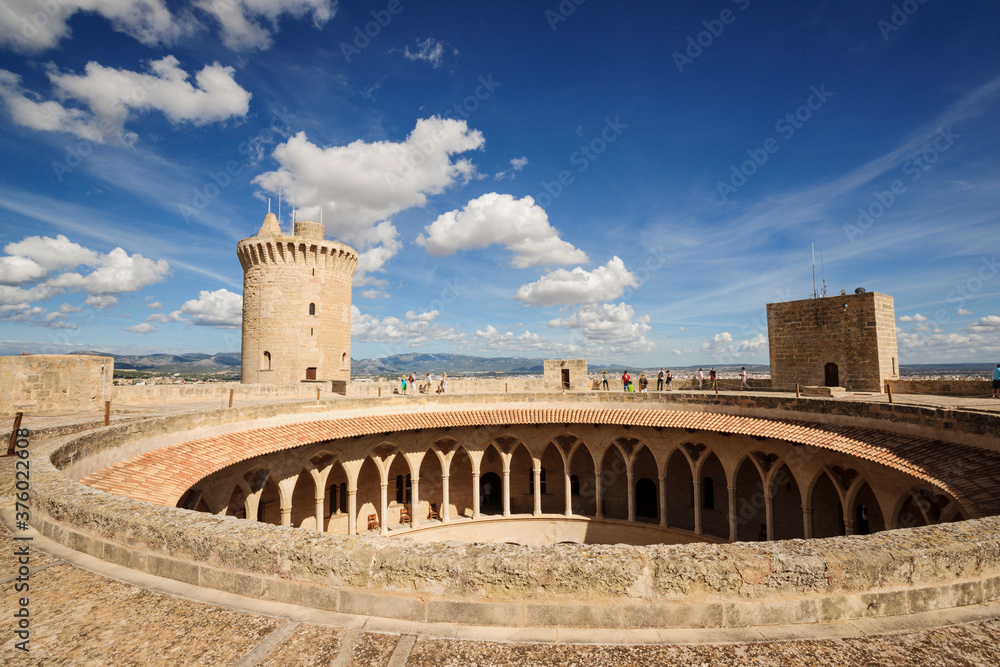 Castillo de Bellver, patio circular  -siglo.XIV-, Palma de mallorca. Mallorca. Islas Baleares. España.
