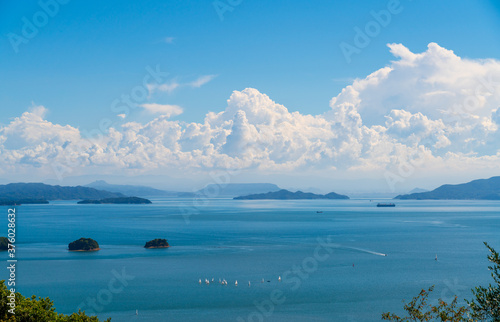 Obraz na płótnie 岡山県瀬戸内市の牛窓湾、日本の風景 w salonie