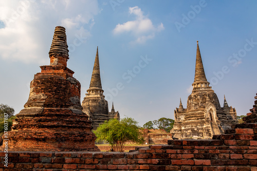 タイのアユタヤにある、ワット・プラシーサンペットの3本並んだ仏塔