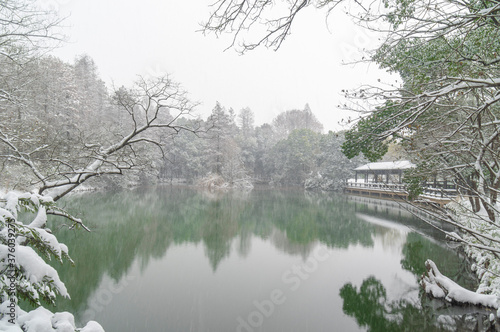 Wuhan East lake scenic spot snow scene in winter