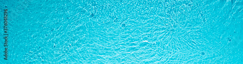 Hintergrund Pool, gekräuseltes Wasser in sattem Türkis