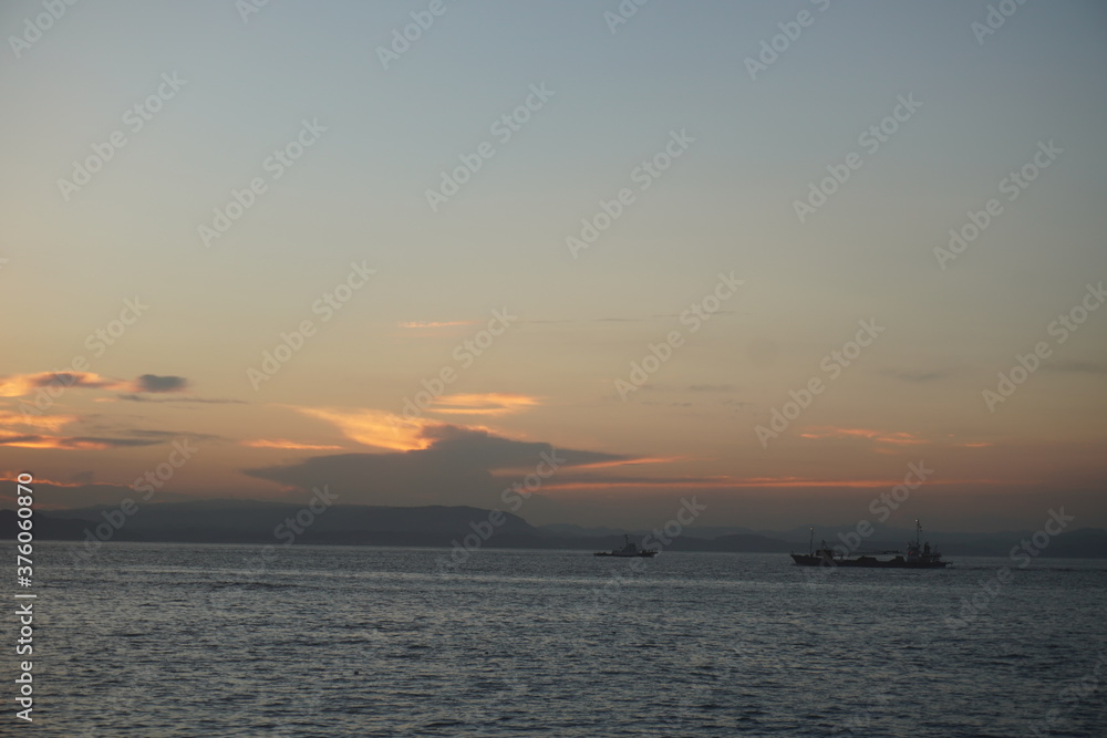 横須賀の雲と朝日