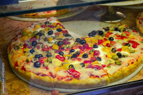 ENJOYING VENICE AND FOOD. LIVE PIZZA.