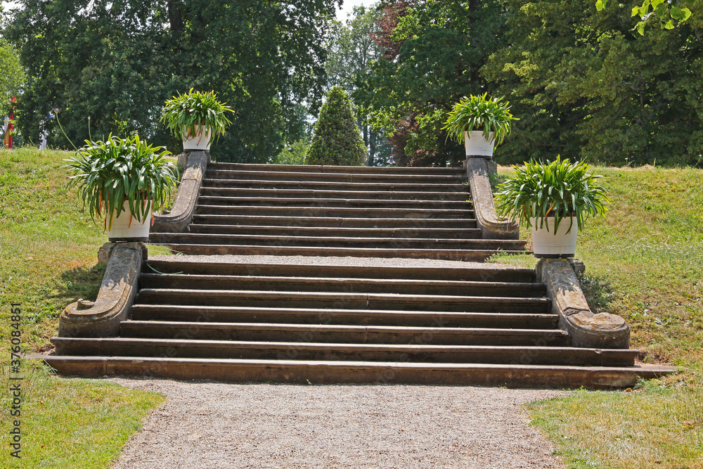 Treppe im Park von Schloss Seehof in Bayern