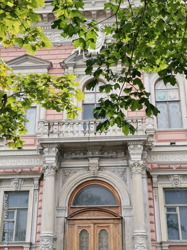 Wallpaper Mural facade of an old building Torontodigital.ca