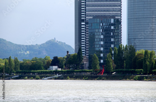 Bonn, Ansicht des ehemaligen Regierungsviertels mit Siebengebirge