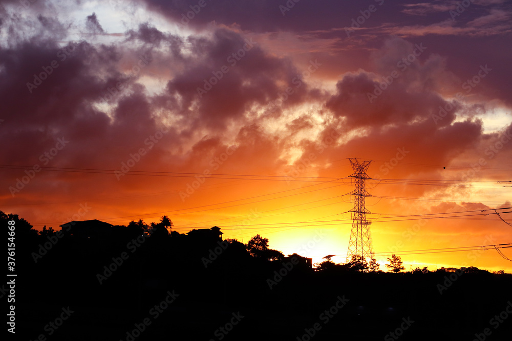 Naklejka premium sunset over the city