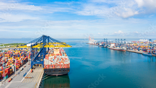 Canvas Print Rear view container ship