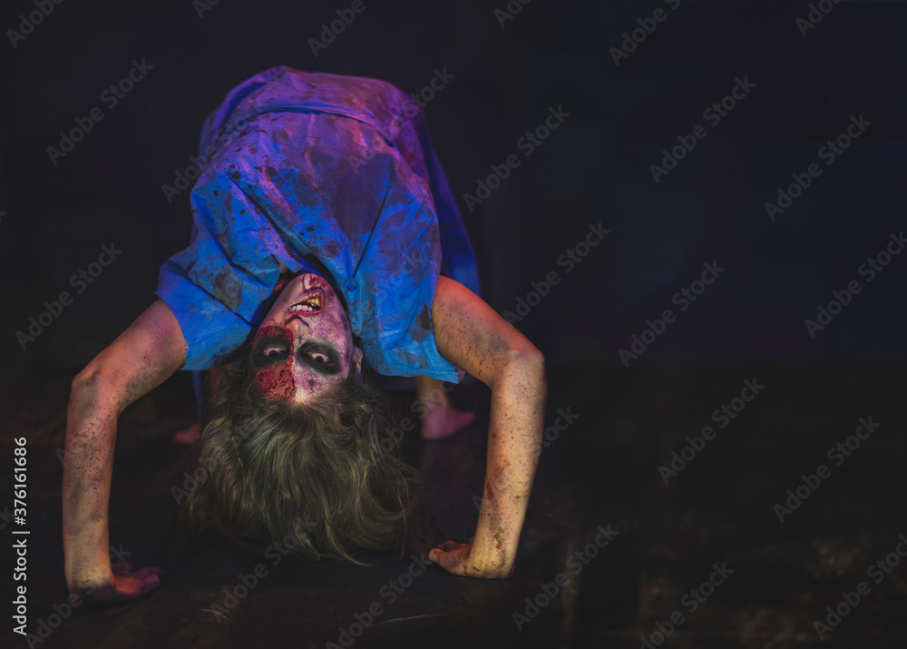 Ταπετσαρία Halloween zombie with coronavirus Woman in exorcist position
