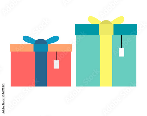 Cajas de regalos de papel rojo y verde.
