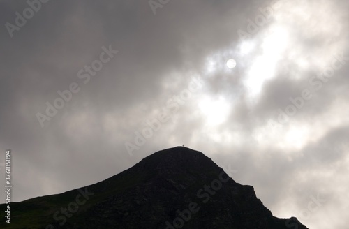 Dramatische schwarz weiss Fotos in den Alpen bei aufziehendem Gewitter 