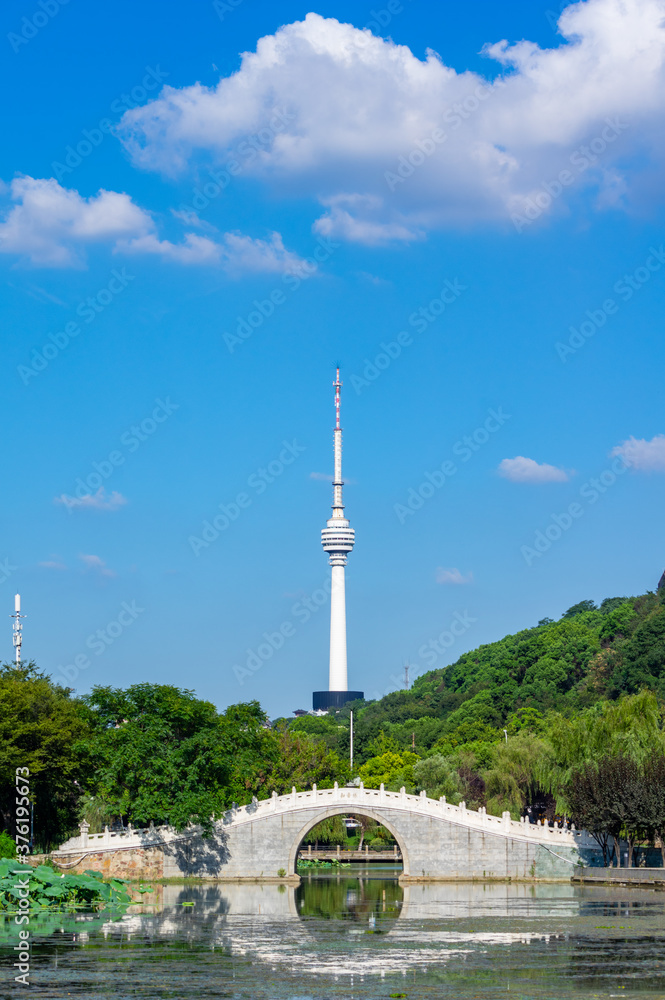 Obraz premium Summer city skyline scenery of Wuhan, Hubei, China