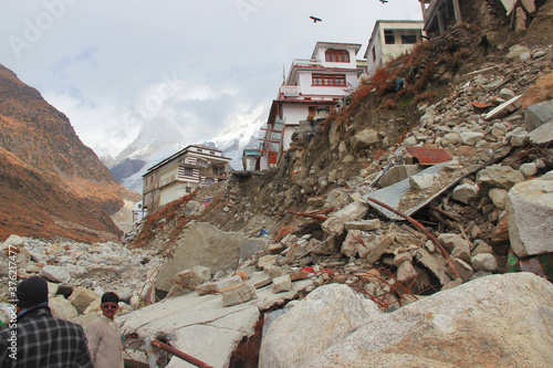 Wall Mural Uttarkashi,Uttarakhand/India- June 17 2013: Collapsed houses during Kedarnath Disaster 2013 in Uttarakhand, India