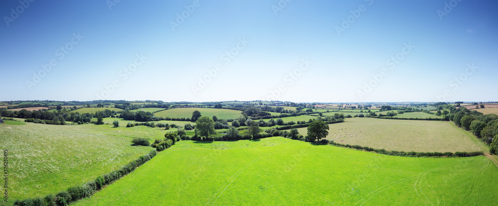 Naklejka premium above the countryside in oxfordshire